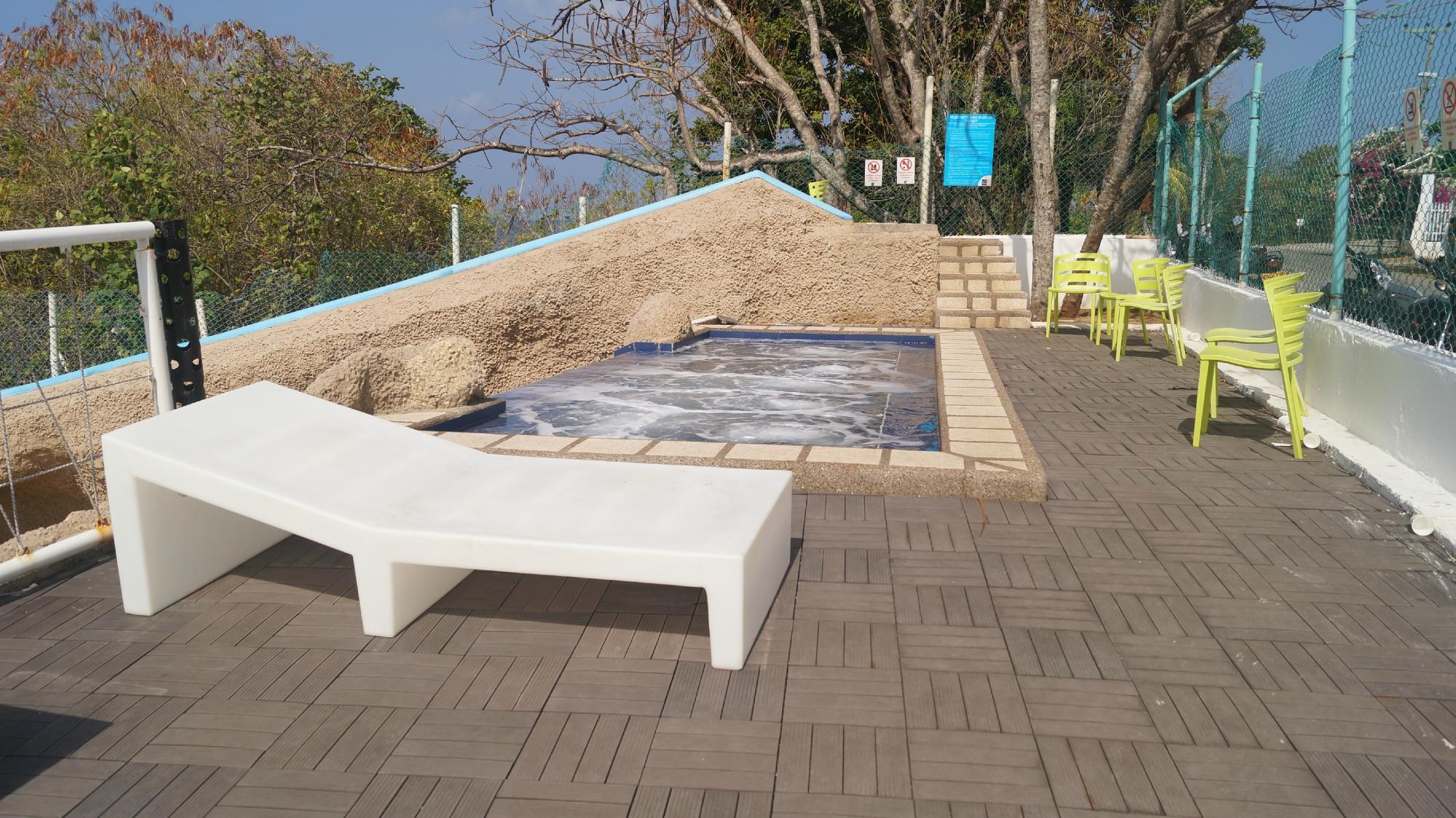 Hotel On Vacation Blue Cove