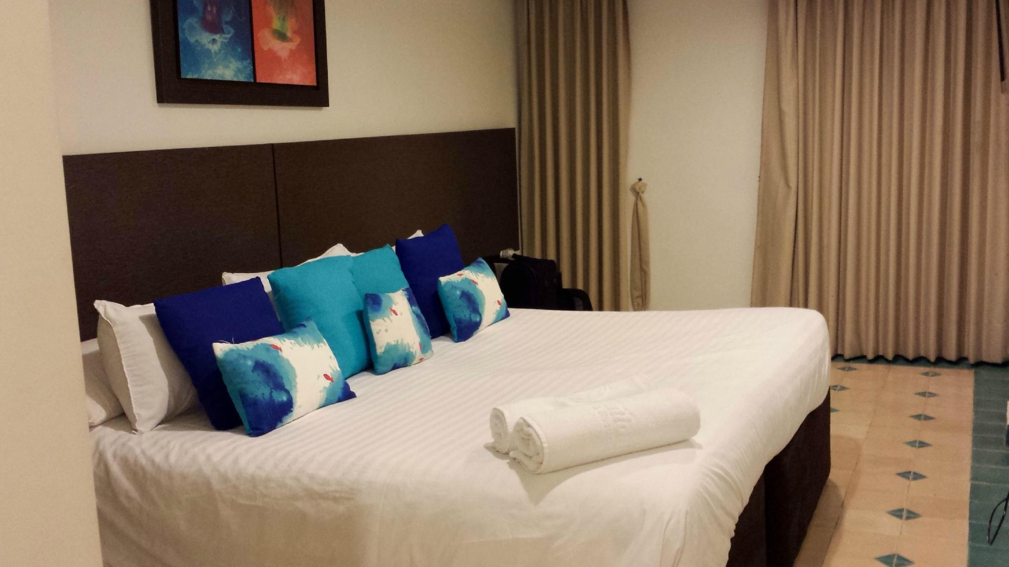Hotel On Vacation Blue Cove 3*