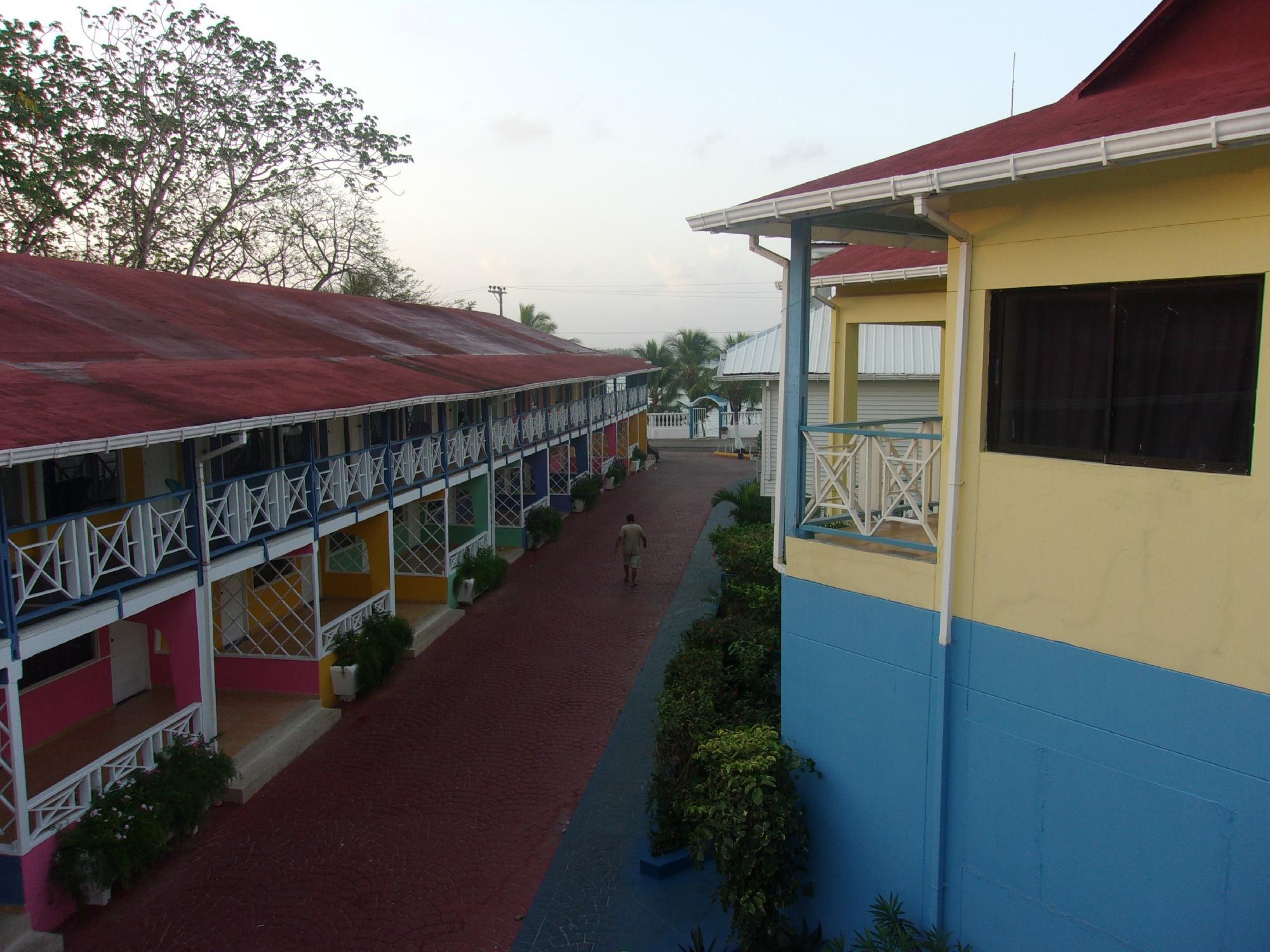 Hotel On Vacation Blue Cove